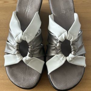 New in box Aerosoles size 81/2.